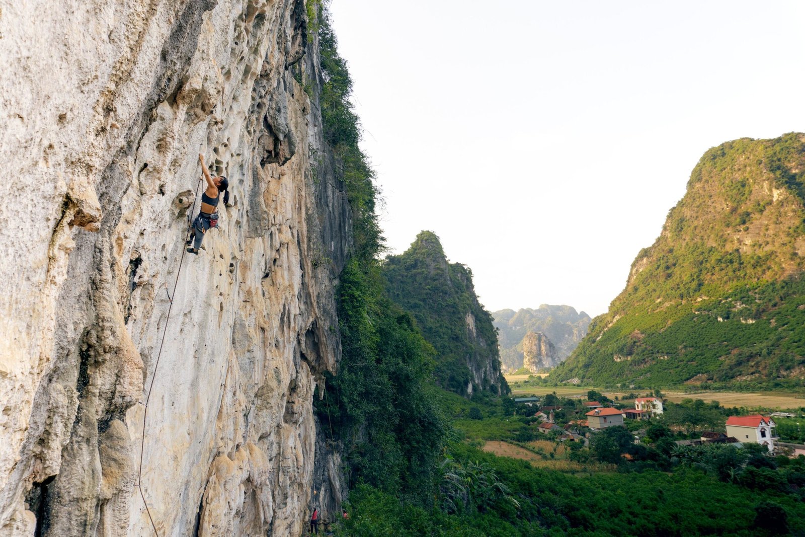 "Hanoi Hilti" 7a at Head Wall © Nga Nguyen